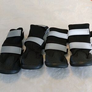 NWOT Youly Dog Boots For Winter Size S